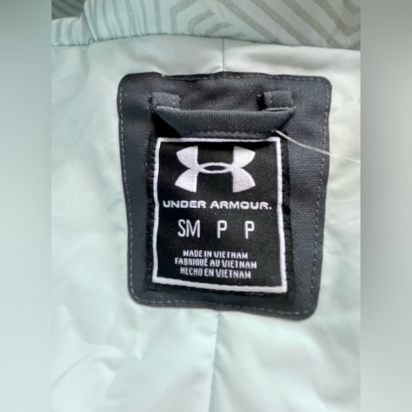 Under Armour winter / ski / snow jacket. Size SM/P. NEW (with tags). - Picture 5 of 7